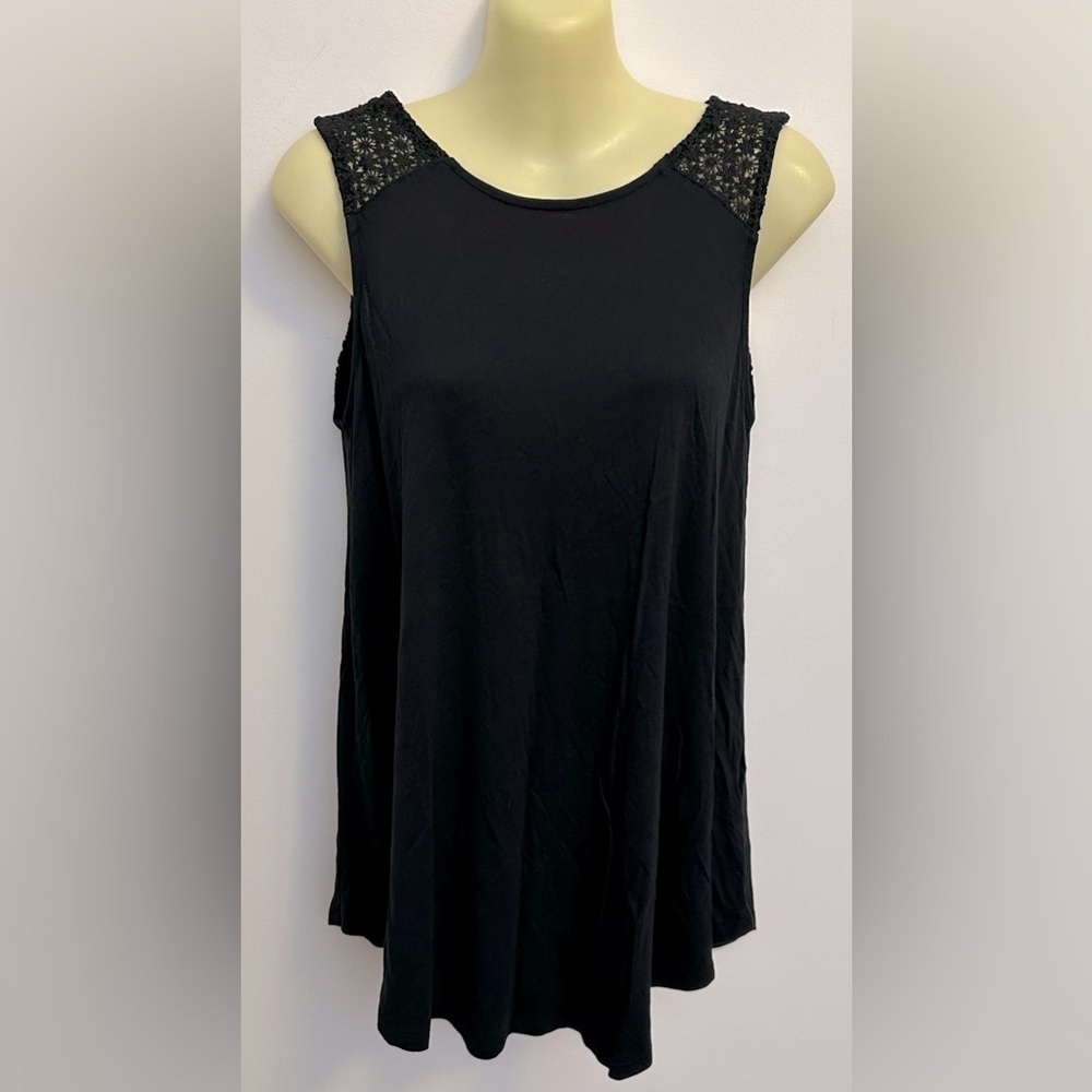 Old Navy Black Embroidered Tank size S